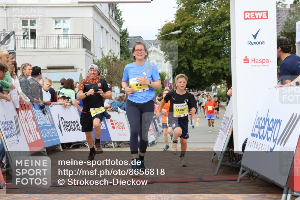 31.08.2025 - 21. Blankeneser Heldenlauf Strokosch-Dieckow http://msf.ph/oto/8656818 31.08.2025 10:30:36 Ziel 2560, 2106, 2599, 2102 meine-sportfotos.de