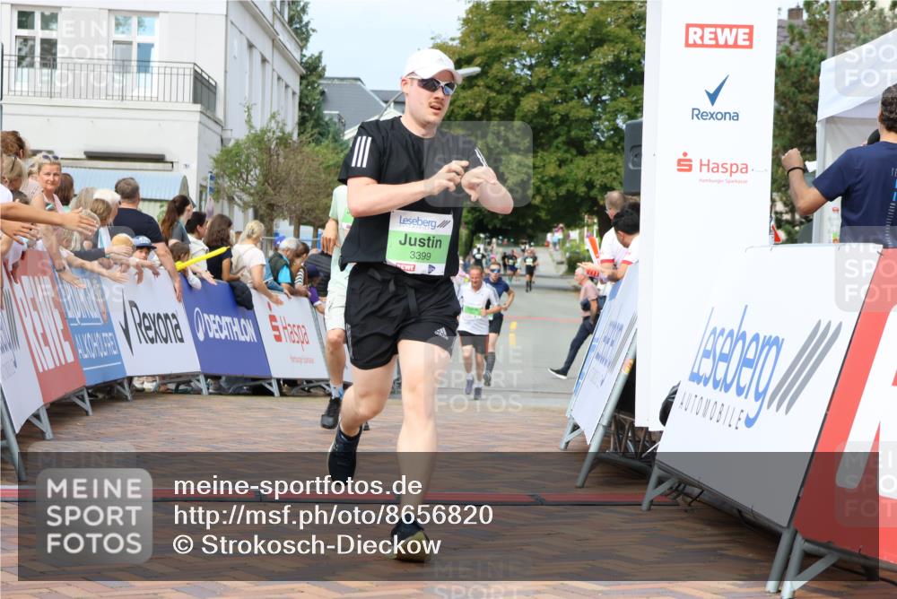 31.08.2025 - 21. Blankeneser Heldenlauf Strokosch-Dieckow http://msf.ph/oto/8656820 31.08.2025 10:56:37 Ziel 3378, 3399, 3704, 3394 meine-sportfotos.de