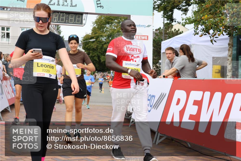 31.08.2025 - 21. Blankeneser Heldenlauf Strokosch-Dieckow http://msf.ph/oto/8656836 31.08.2025 10:30:25 Ziel 2616, 2229, 2730, 2682, 2588, 2731, 2503, 2502, 2712 meine-sportfotos.de