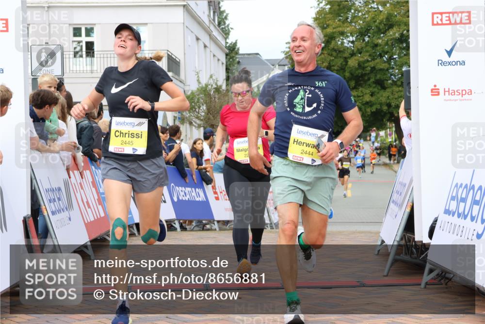 31.08.2025 - 21. Blankeneser Heldenlauf Strokosch-Dieckow http://msf.ph/oto/8656881 31.08.2025 10:30:15 Ziel 2445, 2444, 2616, 2253, 2226, 2588, 2731, 2543 meine-sportfotos.de
