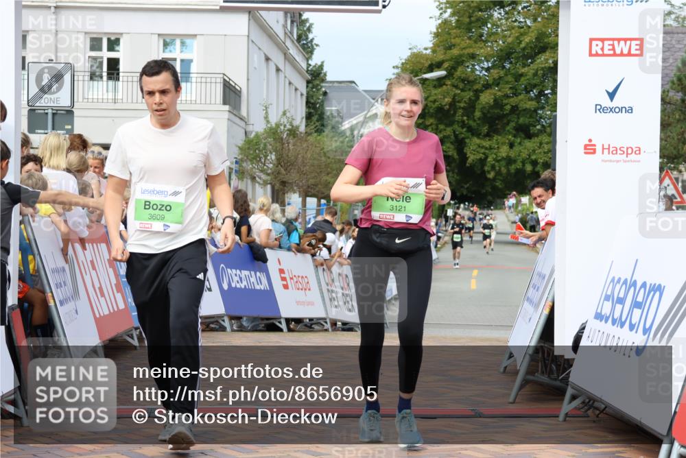 31.08.2025 - 21. Blankeneser Heldenlauf Strokosch-Dieckow http://msf.ph/oto/8656905 31.08.2025 10:56:20 Ziel 3609, 3083, 3121 meine-sportfotos.de