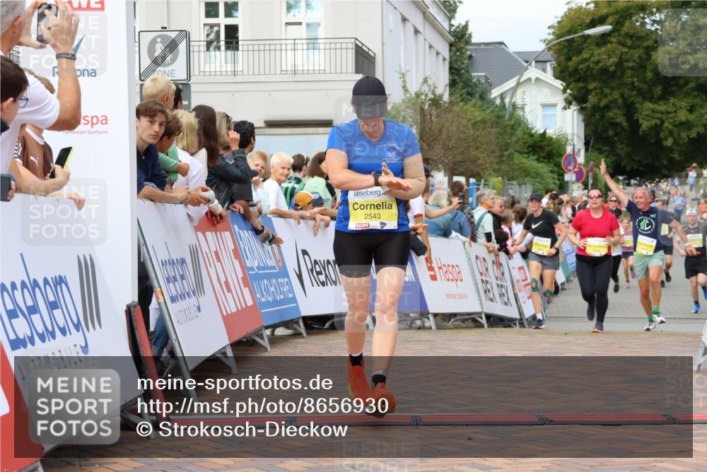 31.08.2025 - 21. Blankeneser Heldenlauf Strokosch-Dieckow http://msf.ph/oto/8656930 31.08.2025 10:30:11 Ziel 2210, 2445, 2444, 2169, 2226, 2543 meine-sportfotos.de