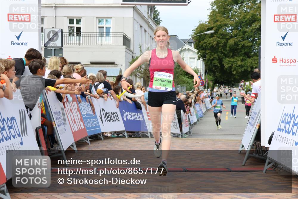 31.08.2025 - 21. Blankeneser Heldenlauf Strokosch-Dieckow http://msf.ph/oto/8657177 31.08.2025 10:55:49 Ziel 3115, 3694 meine-sportfotos.de