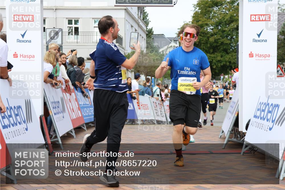31.08.2025 - 21. Blankeneser Heldenlauf Strokosch-Dieckow http://msf.ph/oto/8657220 31.08.2025 10:29:33 Ziel 2578, 2614, 2615, 2684, 2538, 2558, 2277 meine-sportfotos.de