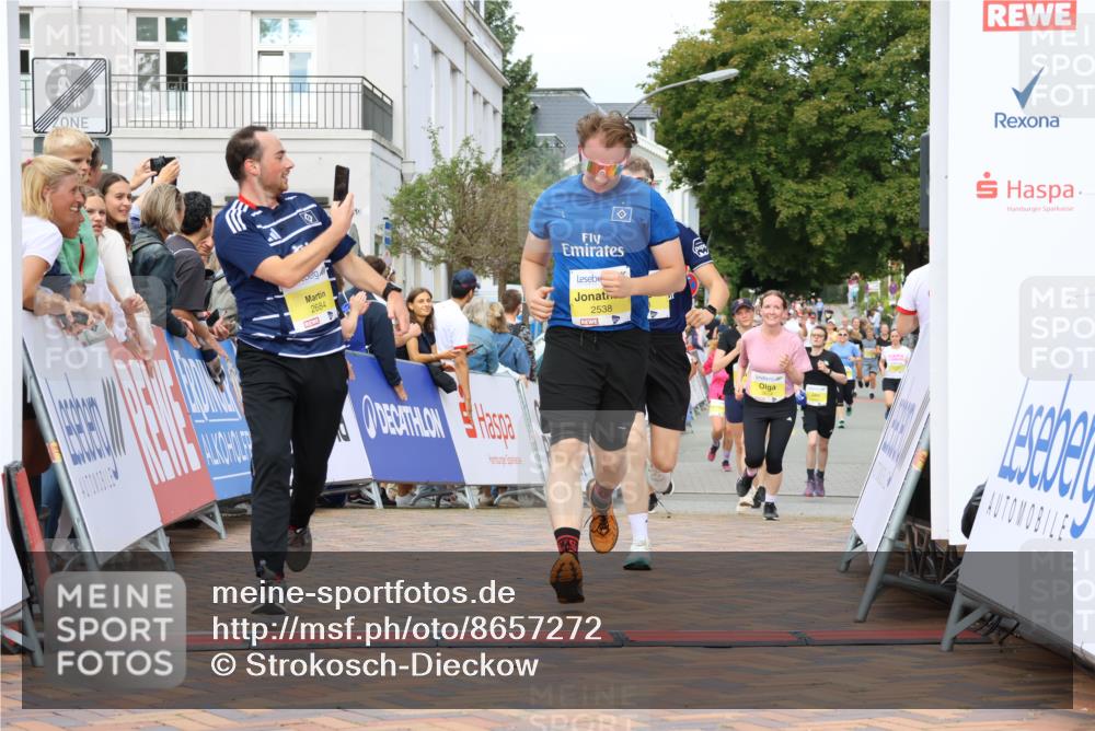 31.08.2025 - 21. Blankeneser Heldenlauf Strokosch-Dieckow http://msf.ph/oto/8657272 31.08.2025 10:29:32 Ziel 2614, 2615, 2684, 2538, 2558, 2277 meine-sportfotos.de