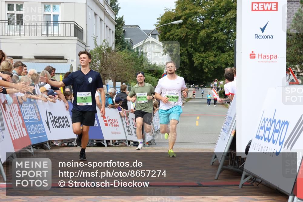 31.08.2025 - 21. Blankeneser Heldenlauf Strokosch-Dieckow http://msf.ph/oto/8657274 31.08.2025 10:55:24 Ziel 3579, 3590, 3181 meine-sportfotos.de
