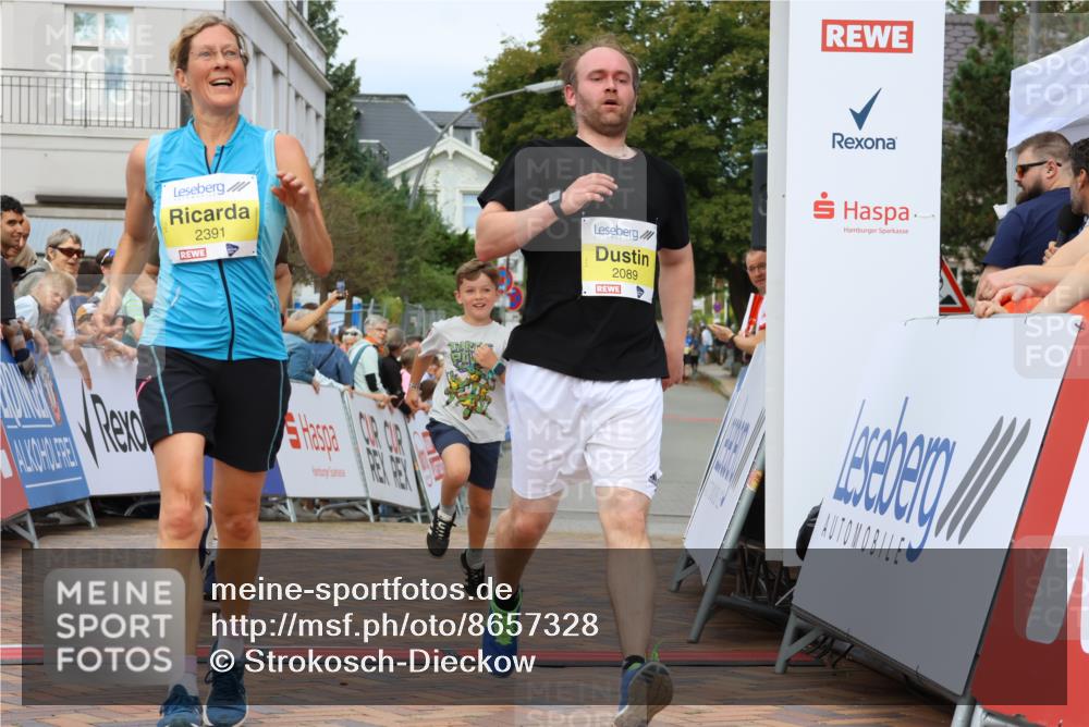 31.08.2025 - 21. Blankeneser Heldenlauf Strokosch-Dieckow http://msf.ph/oto/8657328 31.08.2025 10:29:09 Ziel 2246, 2035, 2457, 2212, 2230, 2391, 2091, 2089 meine-sportfotos.de