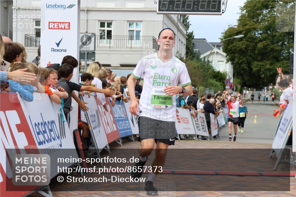 31.08.2025 - 21. Blankeneser Heldenlauf Strokosch-Dieckow http://msf.ph/oto/8657373 31.08.2025 10:55:01 Ziel 3342, 3614, 3615, 3283, 3395, 3525 meine-sportfotos.de