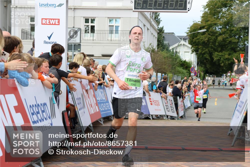 31.08.2025 - 21. Blankeneser Heldenlauf Strokosch-Dieckow http://msf.ph/oto/8657381 31.08.2025 10:55:01 Ziel 3342, 3614, 3615, 3283, 3395, 3525 meine-sportfotos.de