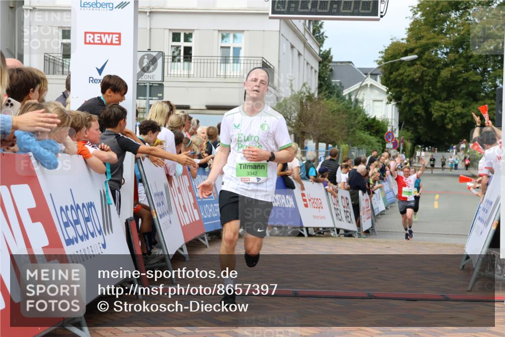 31.08.2025 - 21. Blankeneser Heldenlauf Strokosch-Dieckow http://msf.ph/oto/8657397 31.08.2025 10:55:00 Ziel 3342, 3614, 3615, 3283, 3395 meine-sportfotos.de