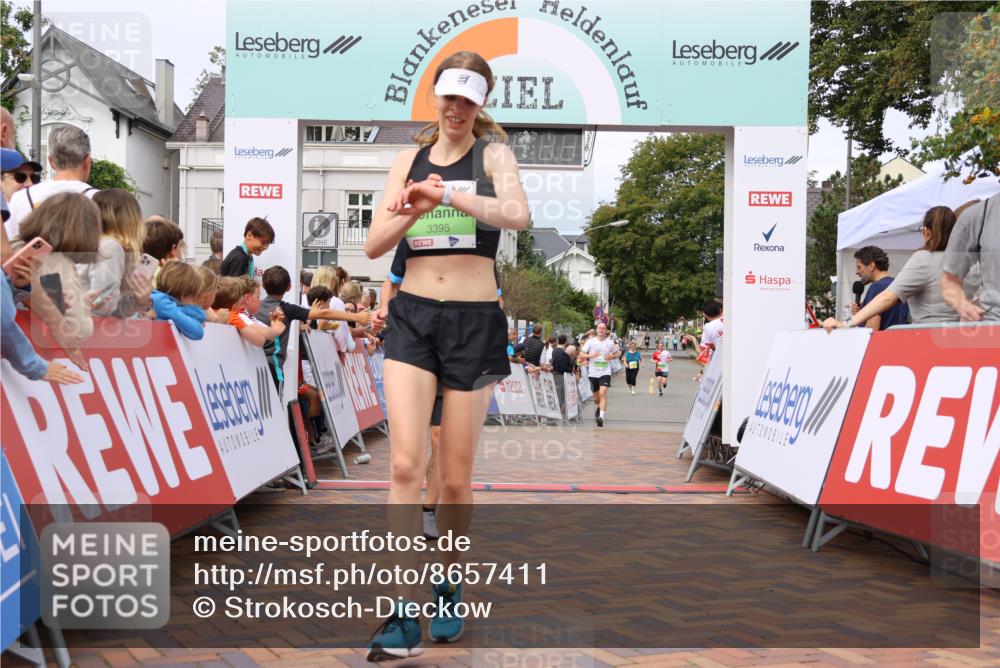 31.08.2025 - 21. Blankeneser Heldenlauf Strokosch-Dieckow http://msf.ph/oto/8657411 31.08.2025 10:54:57 Ziel 3342, 3614, 3615, 3283, 3395 meine-sportfotos.de