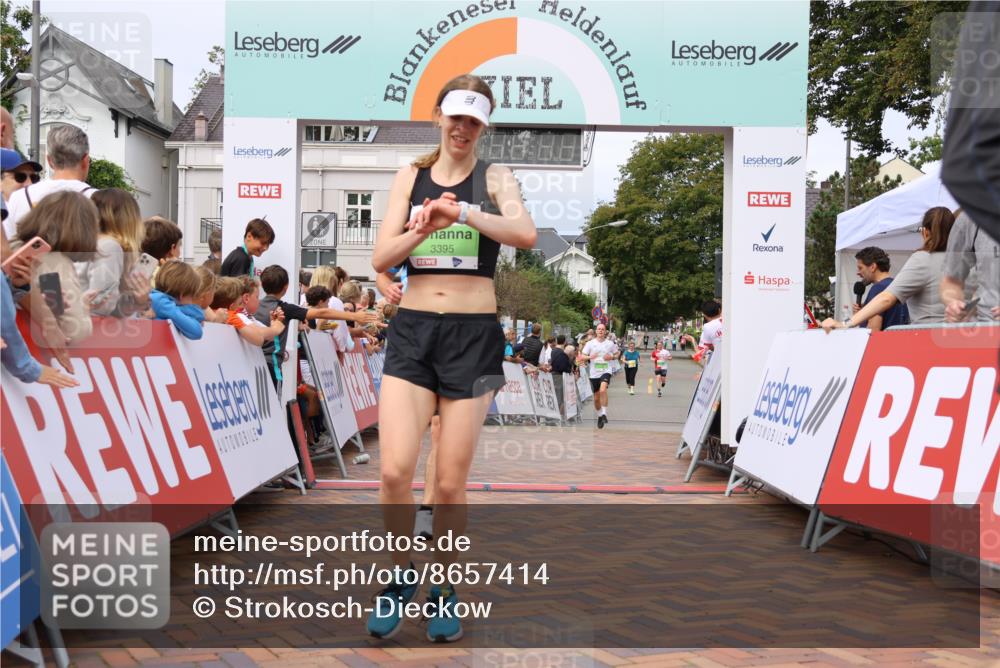 31.08.2025 - 21. Blankeneser Heldenlauf Strokosch-Dieckow http://msf.ph/oto/8657414 31.08.2025 10:54:57 Ziel 3342, 3614, 3615, 3283, 3395 meine-sportfotos.de