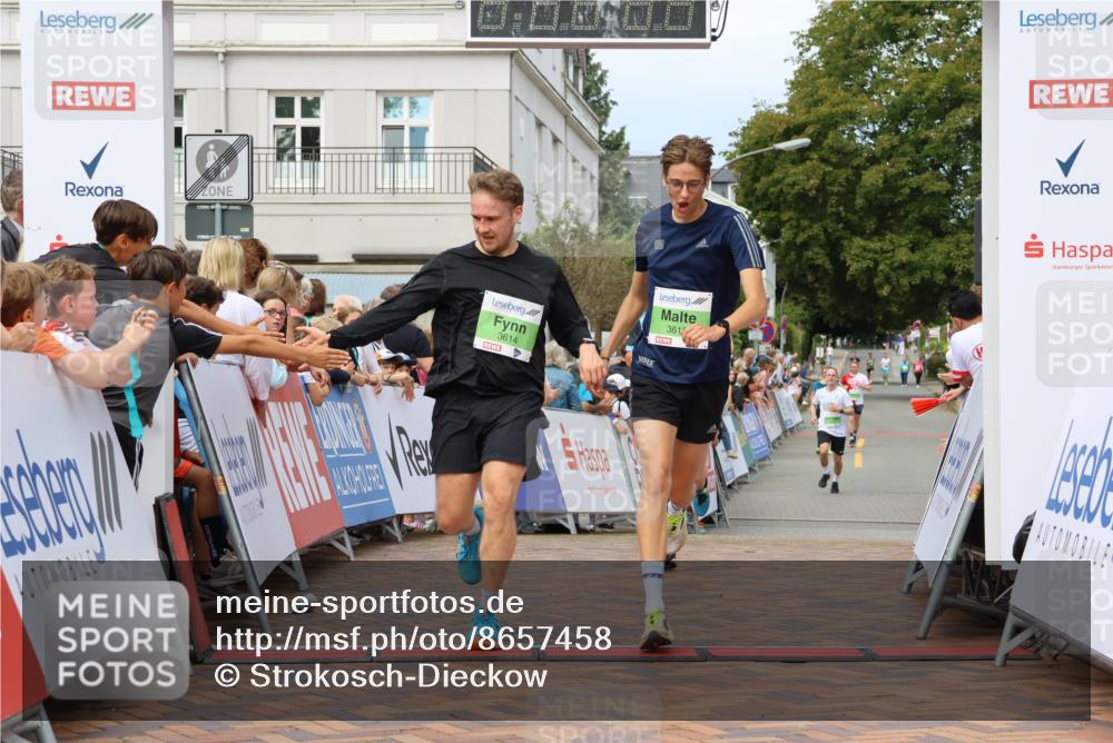 31.08.2025 - 21. Blankeneser Heldenlauf Strokosch-Dieckow http://msf.ph/oto/8657458 31.08.2025 10:54:54 Ziel 3614, 3615, 3283, 3462, 3395 meine-sportfotos.de