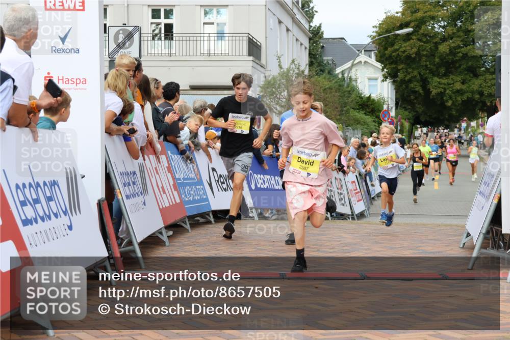31.08.2025 - 21. Blankeneser Heldenlauf Strokosch-Dieckow http://msf.ph/oto/8657505 31.08.2025 10:28:52 Ziel 2060, 2346, 2718, 2719, 2143, 2387 meine-sportfotos.de