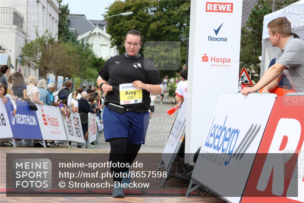 31.08.2025 - 21. Blankeneser Heldenlauf Strokosch-Dieckow http://msf.ph/oto/8657598 31.08.2025 10:54:33 Ziel 2287, 3488, 3332 meine-sportfotos.de