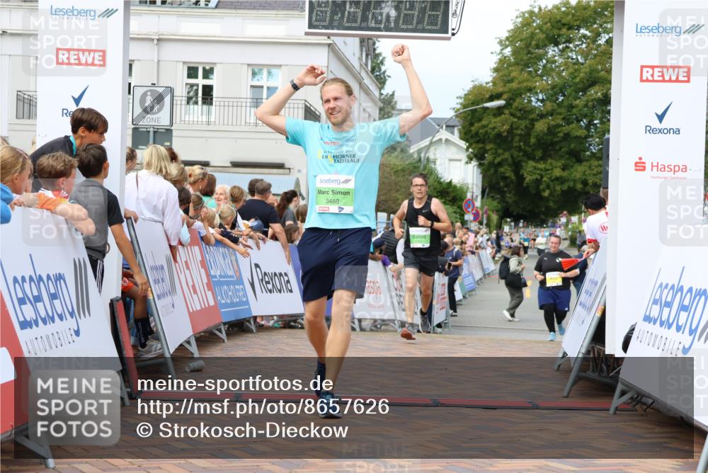 31.08.2025 - 21. Blankeneser Heldenlauf Strokosch-Dieckow http://msf.ph/oto/8657626 31.08.2025 10:54:26 Ziel 3488, 3041, 3632, 3332 meine-sportfotos.de