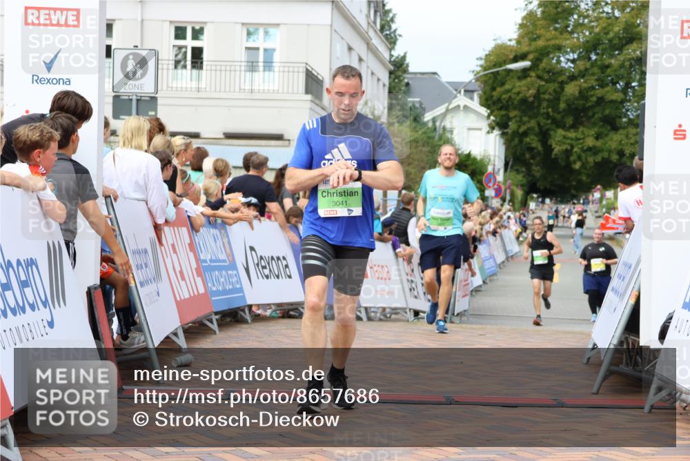 31.08.2025 - 21. Blankeneser Heldenlauf Strokosch-Dieckow http://msf.ph/oto/8657686 31.08.2025 10:54:23 Ziel 3488, 3538, 3041, 3632 meine-sportfotos.de