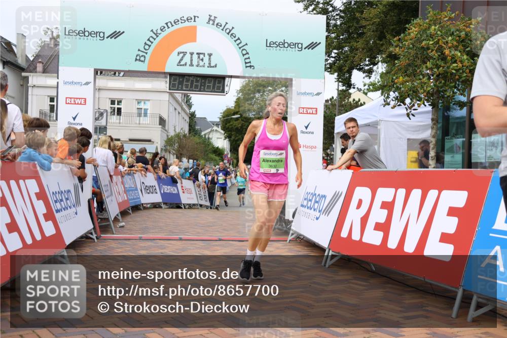 31.08.2025 - 21. Blankeneser Heldenlauf Strokosch-Dieckow http://msf.ph/oto/8657700 31.08.2025 10:54:19 Ziel 3506, 3538, 3041, 3632 meine-sportfotos.de