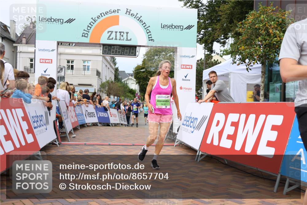31.08.2025 - 21. Blankeneser Heldenlauf Strokosch-Dieckow http://msf.ph/oto/8657704 31.08.2025 10:54:19 Ziel 3506, 3538, 3041, 3632 meine-sportfotos.de