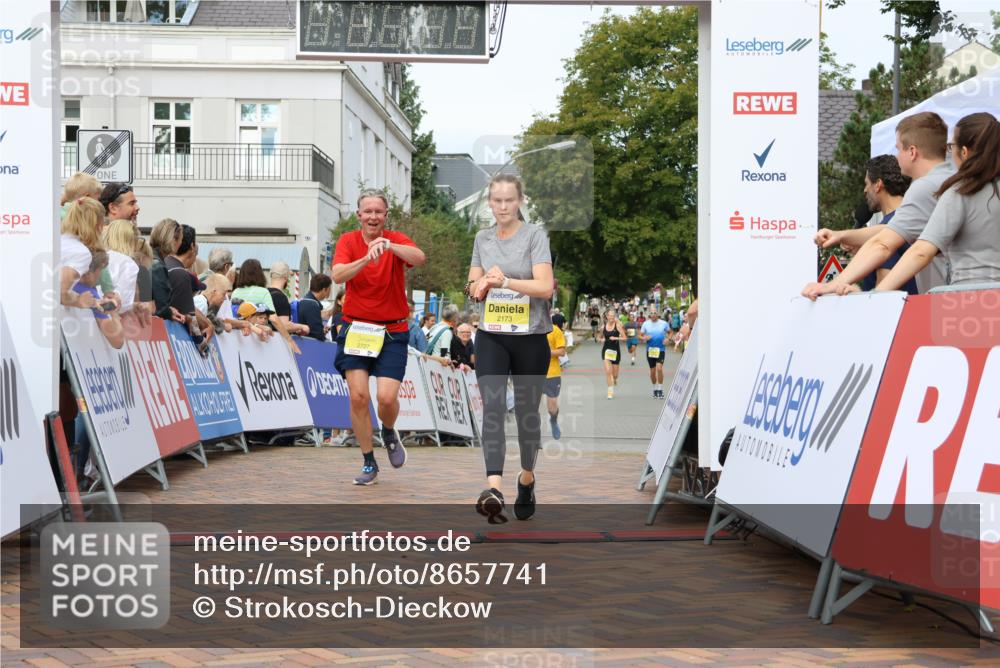 31.08.2025 - 21. Blankeneser Heldenlauf Strokosch-Dieckow http://msf.ph/oto/8657741 31.08.2025 10:28:32 Ziel 2249, 2173, 2727 meine-sportfotos.de