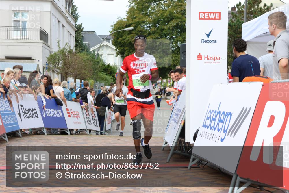 31.08.2025 - 21. Blankeneser Heldenlauf Strokosch-Dieckow http://msf.ph/oto/8657752 31.08.2025 10:54:12 Ziel 3506, 3538 meine-sportfotos.de