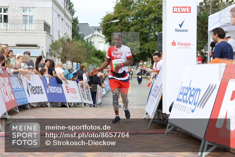 31.08.2025 - 21. Blankeneser Heldenlauf Strokosch-Dieckow http://msf.ph/oto/8657764 31.08.2025 10:54:11 Ziel 3506, 3538 meine-sportfotos.de