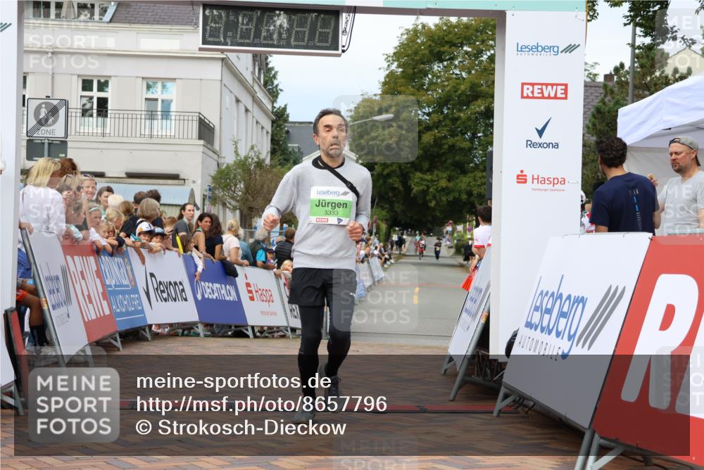 31.08.2025 - 21. Blankeneser Heldenlauf Strokosch-Dieckow http://msf.ph/oto/8657796 31.08.2025 10:53:43 Ziel 3333, 3501, 3234 meine-sportfotos.de