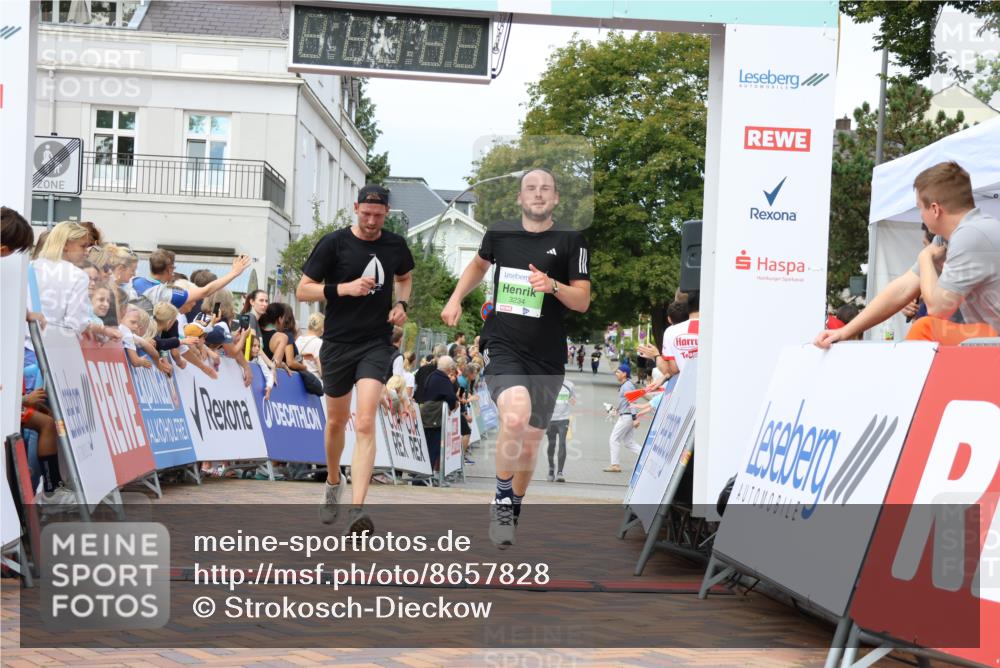 31.08.2025 - 21. Blankeneser Heldenlauf Strokosch-Dieckow http://msf.ph/oto/8657828 31.08.2025 10:53:37 Ziel 3501, 3234 meine-sportfotos.de