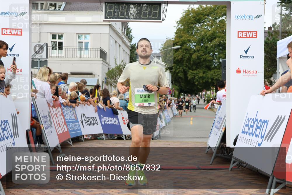 31.08.2025 - 21. Blankeneser Heldenlauf Strokosch-Dieckow http://msf.ph/oto/8657832 31.08.2025 10:53:26 Ziel 3356, 3371 meine-sportfotos.de
