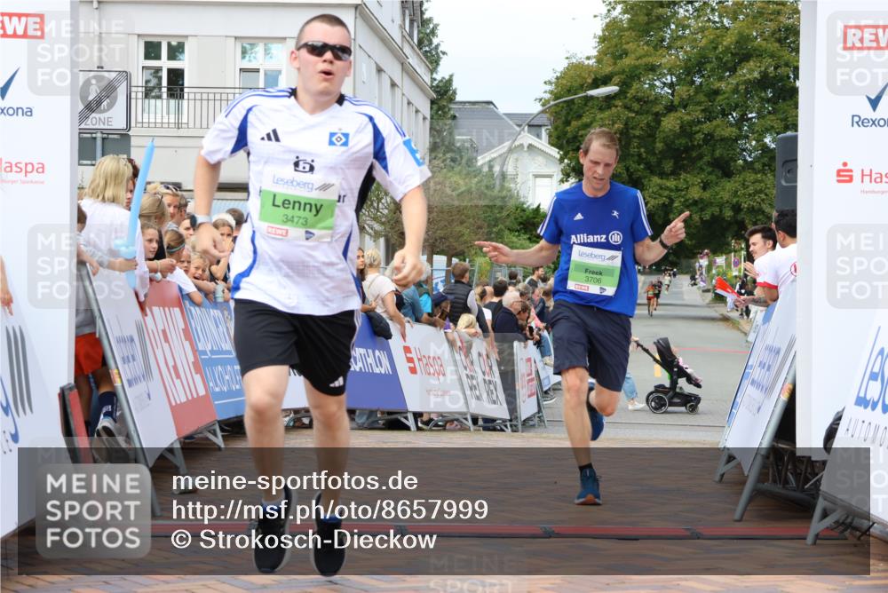31.08.2025 - 21. Blankeneser Heldenlauf Strokosch-Dieckow http://msf.ph/oto/8657999 31.08.2025 10:52:49 Ziel 3706, 3473 meine-sportfotos.de