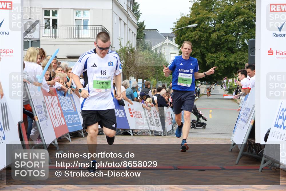 31.08.2025 - 21. Blankeneser Heldenlauf Strokosch-Dieckow http://msf.ph/oto/8658029 31.08.2025 10:52:48 Ziel 3706, 3473 meine-sportfotos.de