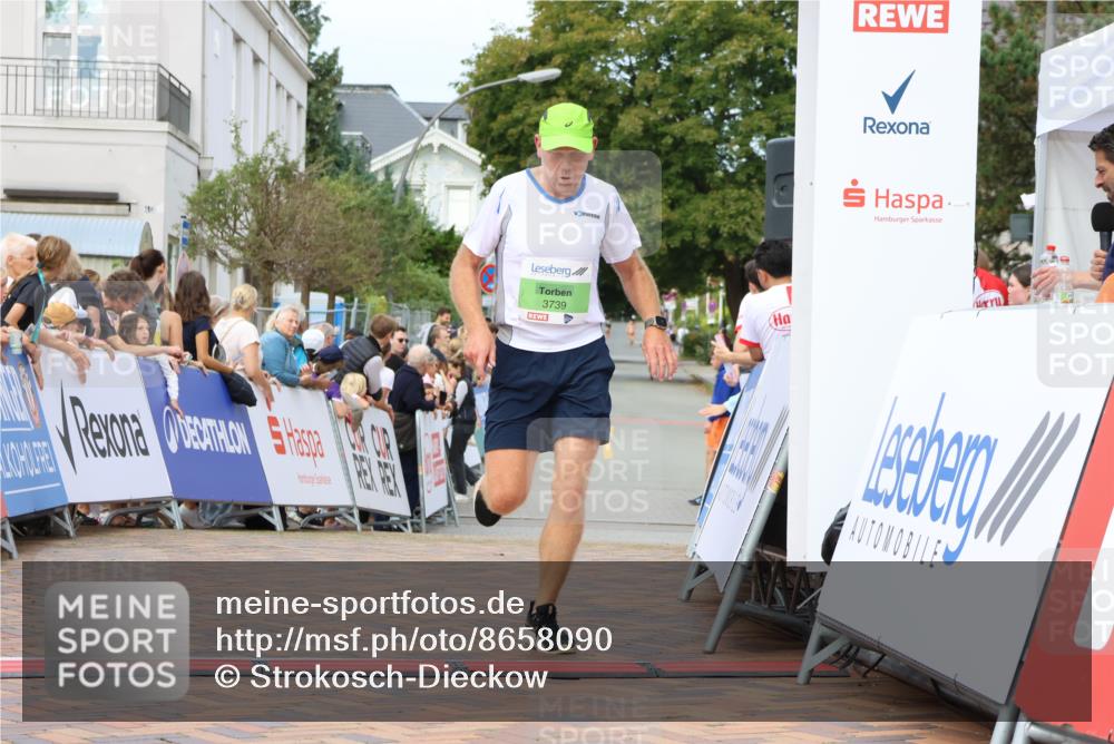 31.08.2025 - 21. Blankeneser Heldenlauf Strokosch-Dieckow http://msf.ph/oto/8658090 31.08.2025 10:52:28 Ziel 3739, 3400 meine-sportfotos.de
