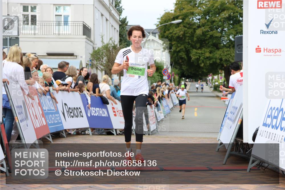 31.08.2025 - 21. Blankeneser Heldenlauf Strokosch-Dieckow http://msf.ph/oto/8658136 31.08.2025 10:52:21 Ziel 3400 meine-sportfotos.de