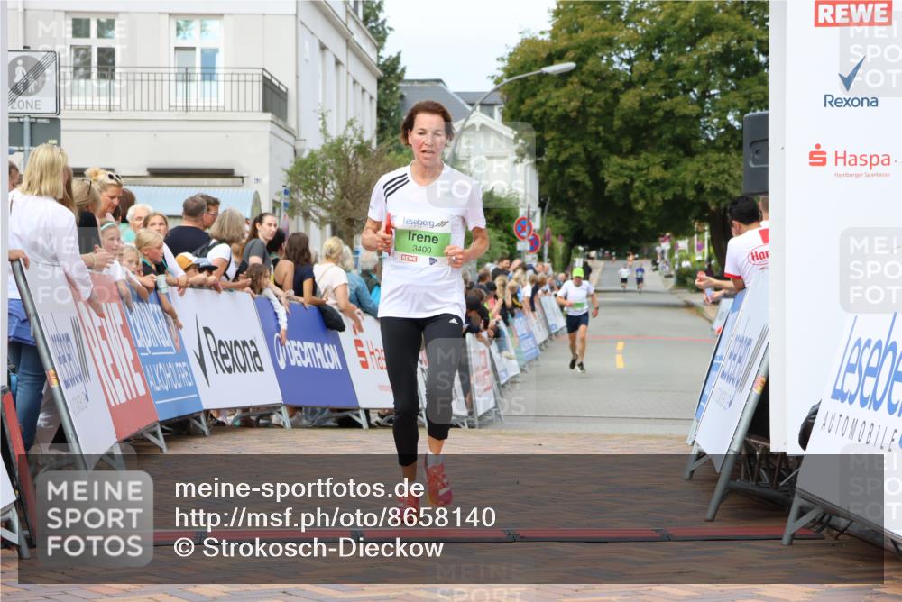 31.08.2025 - 21. Blankeneser Heldenlauf Strokosch-Dieckow http://msf.ph/oto/8658140 31.08.2025 10:52:20 Ziel 3400 meine-sportfotos.de