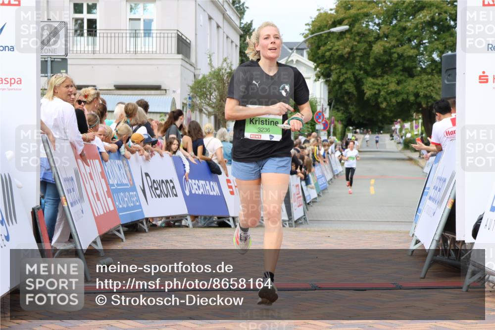 31.08.2025 - 21. Blankeneser Heldenlauf Strokosch-Dieckow http://msf.ph/oto/8658164 31.08.2025 10:52:12 Ziel 3236 meine-sportfotos.de