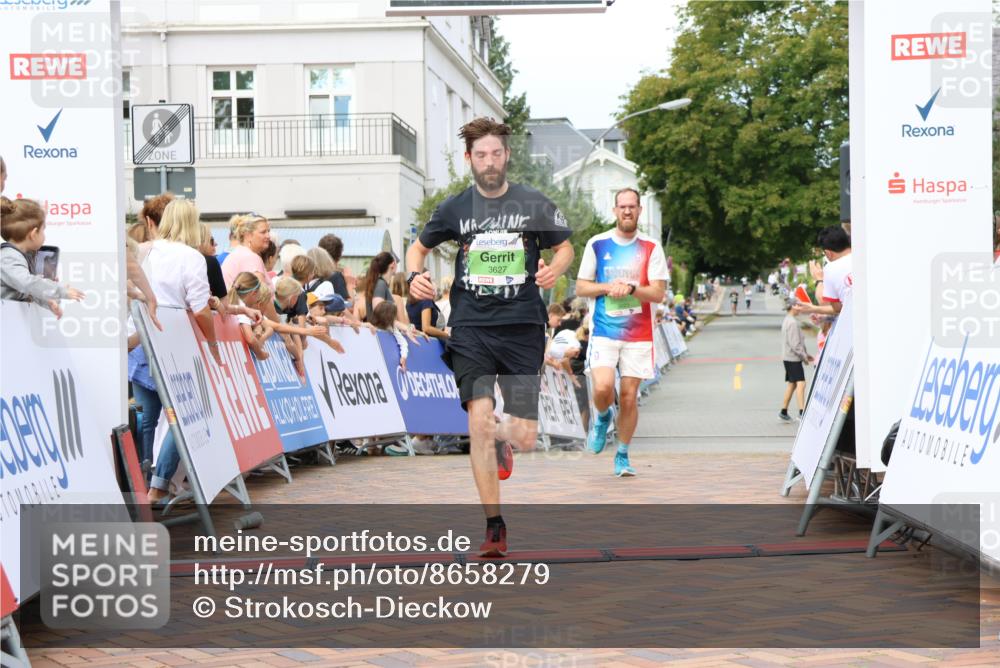 31.08.2025 - 21. Blankeneser Heldenlauf Strokosch-Dieckow http://msf.ph/oto/8658279 31.08.2025 10:51:43 Ziel 3627, 3021 meine-sportfotos.de
