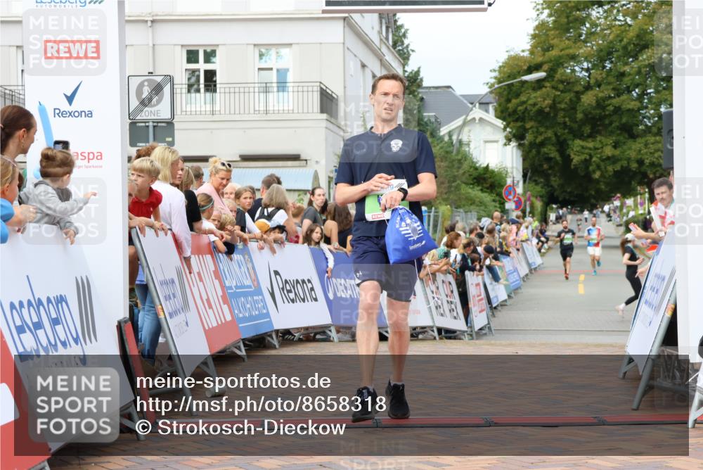31.08.2025 - 21. Blankeneser Heldenlauf Strokosch-Dieckow http://msf.ph/oto/8658318 31.08.2025 10:51:34 Ziel 2187, 3580, 3030 meine-sportfotos.de