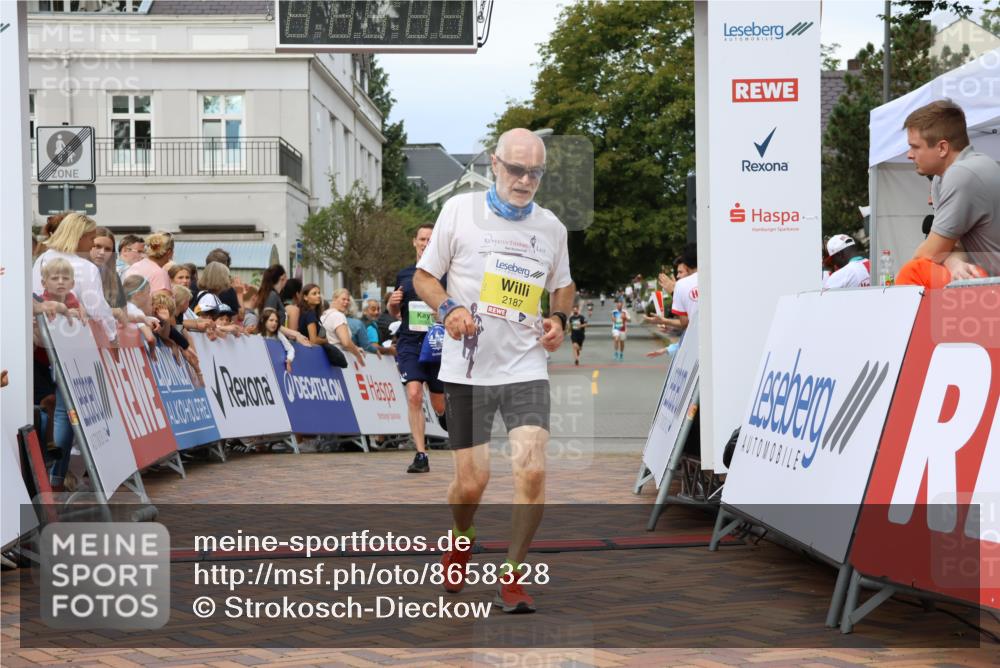 31.08.2025 - 21. Blankeneser Heldenlauf Strokosch-Dieckow http://msf.ph/oto/8658328 31.08.2025 10:51:32 Ziel 2187, 3580, 3030 meine-sportfotos.de
