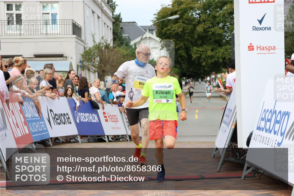 31.08.2025 - 21. Blankeneser Heldenlauf Strokosch-Dieckow http://msf.ph/oto/8658366 31.08.2025 10:51:30 Ziel 2187, 3580, 3030 meine-sportfotos.de