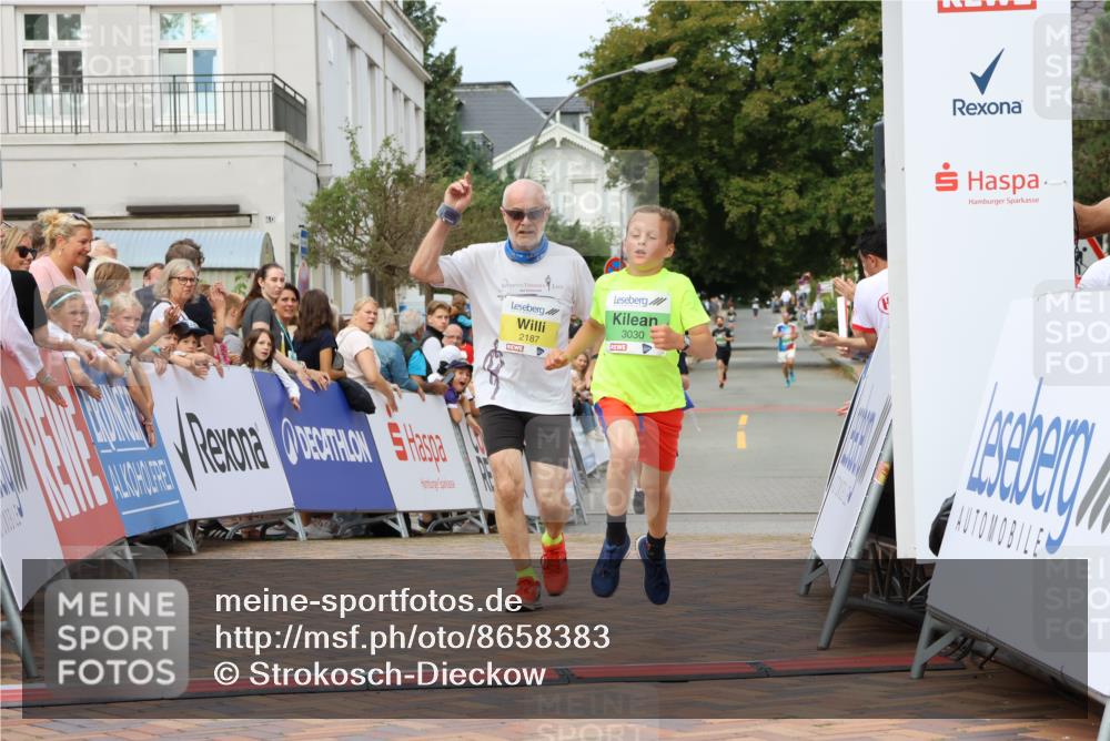 31.08.2025 - 21. Blankeneser Heldenlauf Strokosch-Dieckow http://msf.ph/oto/8658383 31.08.2025 10:51:30 Ziel 2187, 3580, 3030 meine-sportfotos.de