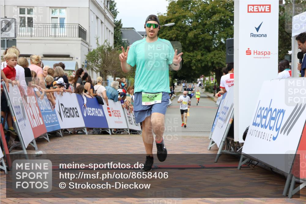 31.08.2025 - 21. Blankeneser Heldenlauf Strokosch-Dieckow http://msf.ph/oto/8658406 31.08.2025 10:51:20 Ziel 3388, 3292 meine-sportfotos.de