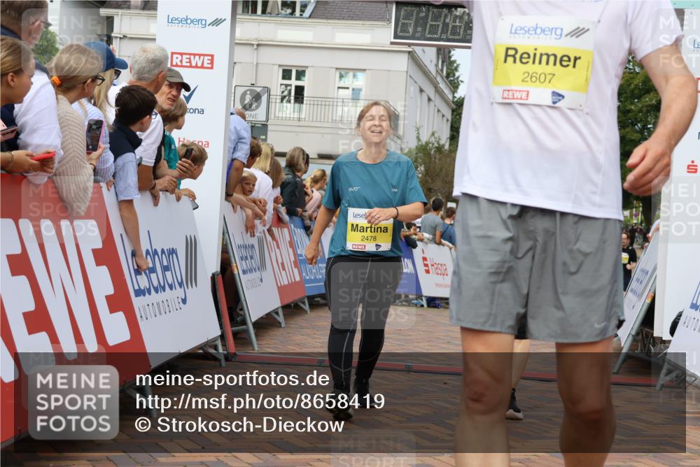 31.08.2025 - 21. Blankeneser Heldenlauf Strokosch-Dieckow http://msf.ph/oto/8658419 31.08.2025 10:26:51 Ziel 2057, 2364, 2013, 2749, 2607, 2646, 2478, 2380 meine-sportfotos.de
