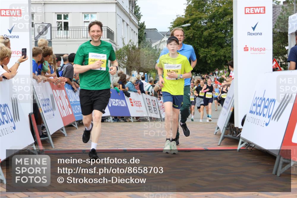 31.08.2025 - 21. Blankeneser Heldenlauf Strokosch-Dieckow http://msf.ph/oto/8658703 31.08.2025 10:34:35 Ziel 2110, 2424, 2668, 2669, 2667, 2090, 2083 meine-sportfotos.de