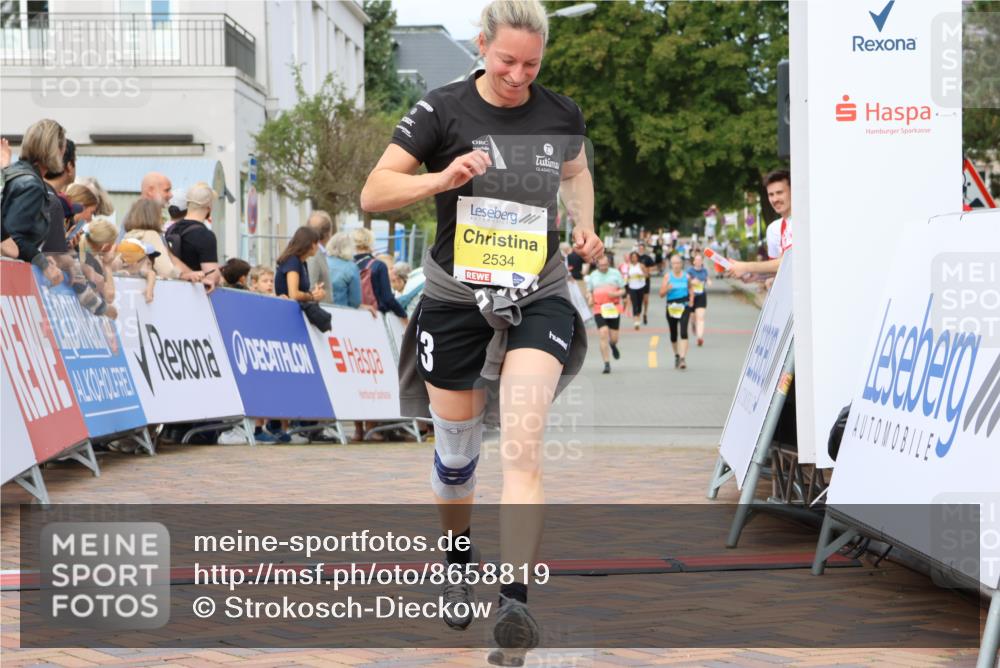 31.08.2025 - 21. Blankeneser Heldenlauf Strokosch-Dieckow http://msf.ph/oto/8658819 31.08.2025 10:33:51 Ziel 2530, 2534 meine-sportfotos.de