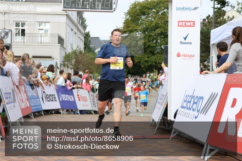 31.08.2025 - 21. Blankeneser Heldenlauf Strokosch-Dieckow http://msf.ph/oto/8658906 31.08.2025 10:25:22 Ziel 2541, 2636, 2383, 2367, 2504 meine-sportfotos.de