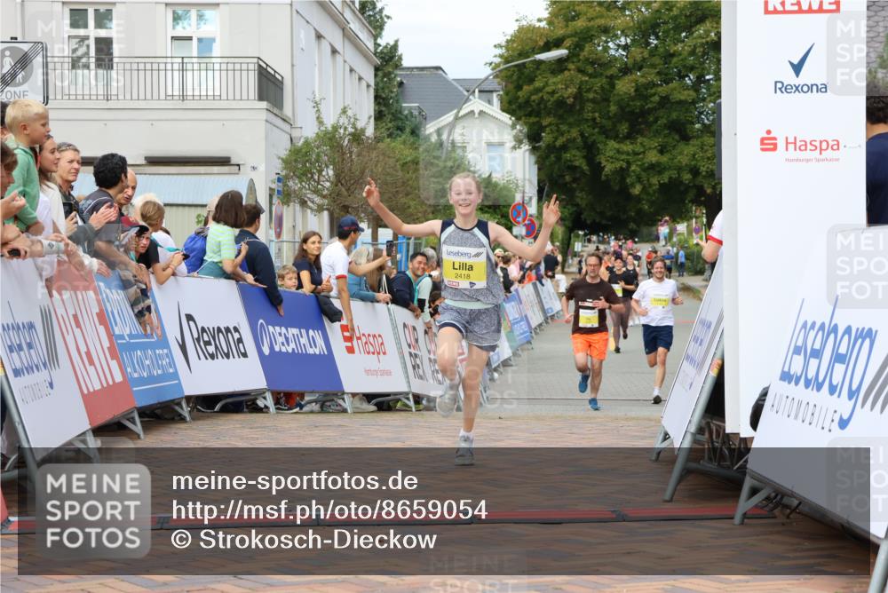 31.08.2025 - 21. Blankeneser Heldenlauf Strokosch-Dieckow http://msf.ph/oto/8659054 31.08.2025 10:32:12 Ziel 2418 meine-sportfotos.de