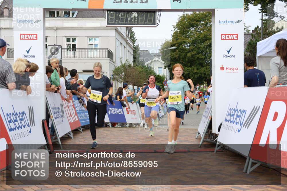 31.08.2025 - 21. Blankeneser Heldenlauf Strokosch-Dieckow http://msf.ph/oto/8659095 31.08.2025 10:31:49 Ziel 2077, 2407, 2280, 2462, 2340, 2278 meine-sportfotos.de