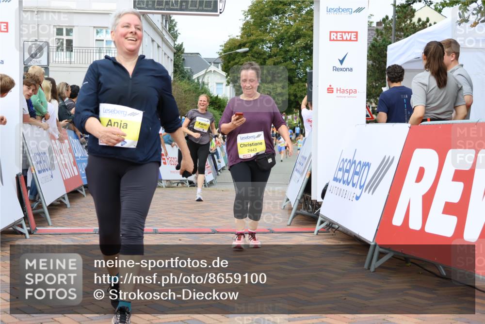 31.08.2025 - 21. Blankeneser Heldenlauf Strokosch-Dieckow http://msf.ph/oto/8659100 31.08.2025 10:31:41 Ziel 2190, 2092, 2079, 2340, 2155, 2443 meine-sportfotos.de