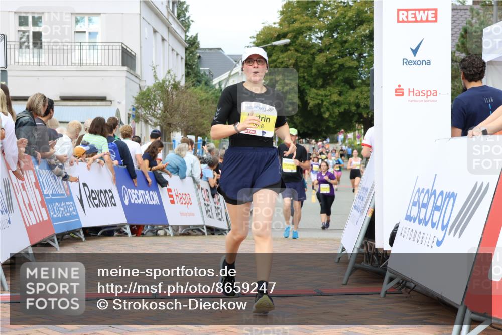 31.08.2025 - 21. Blankeneser Heldenlauf Strokosch-Dieckow http://msf.ph/oto/8659247 31.08.2025 10:31:04 Ziel 2209, 2136, 2147, 2018 meine-sportfotos.de