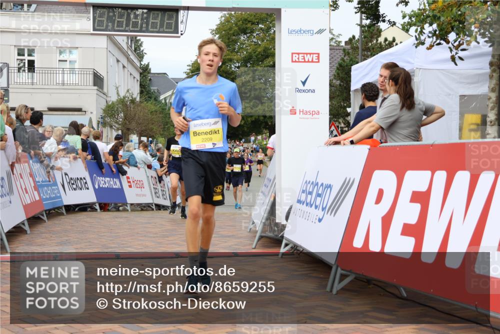 31.08.2025 - 21. Blankeneser Heldenlauf Strokosch-Dieckow http://msf.ph/oto/8659255 31.08.2025 10:31:01 Ziel 2594, 2376, 2209, 2136, 2600, 2206, 2018 meine-sportfotos.de